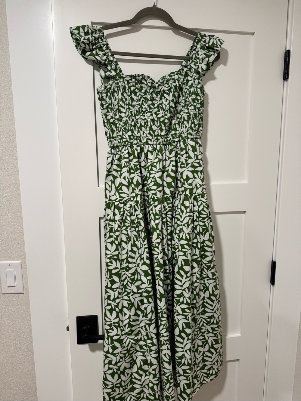 Abercrombie & Fitch Green and White Leaf-Print Maxi Sundress